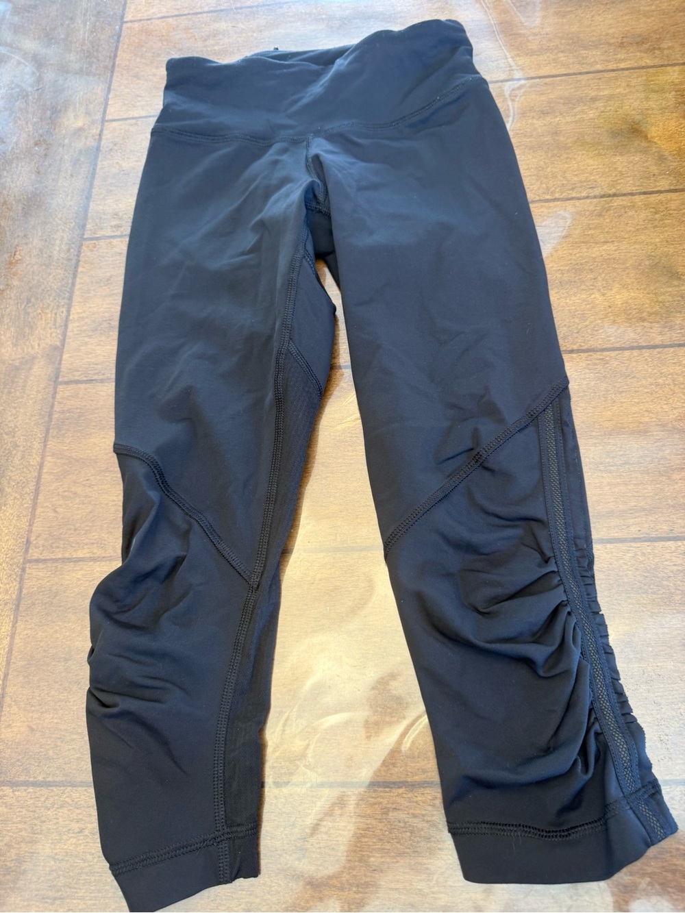 Lululemon Black Active Capri Leggings- new condition